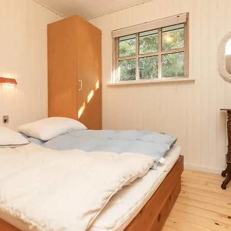 6 Person In Hals-by Traum הלס